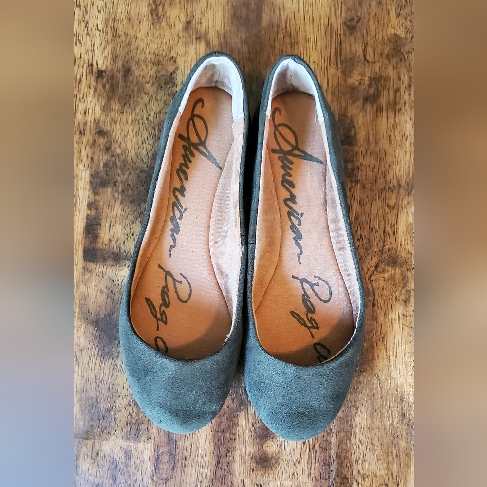 NWOT - American Rag | Dark Green Suede Flats Size 5